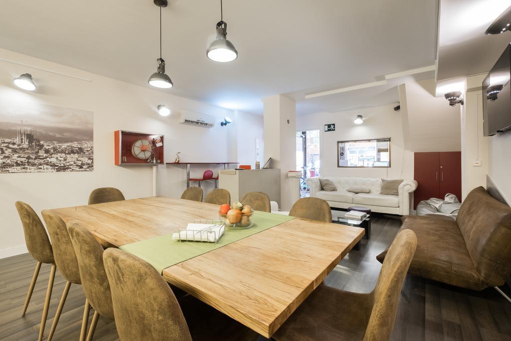 Barcelona & You Hostel Sagrada Familia Luaran gambar