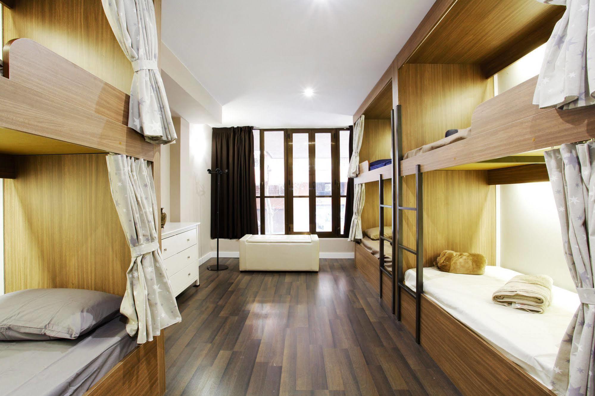 Barcelona & You Hostel Sagrada Familia Luaran gambar