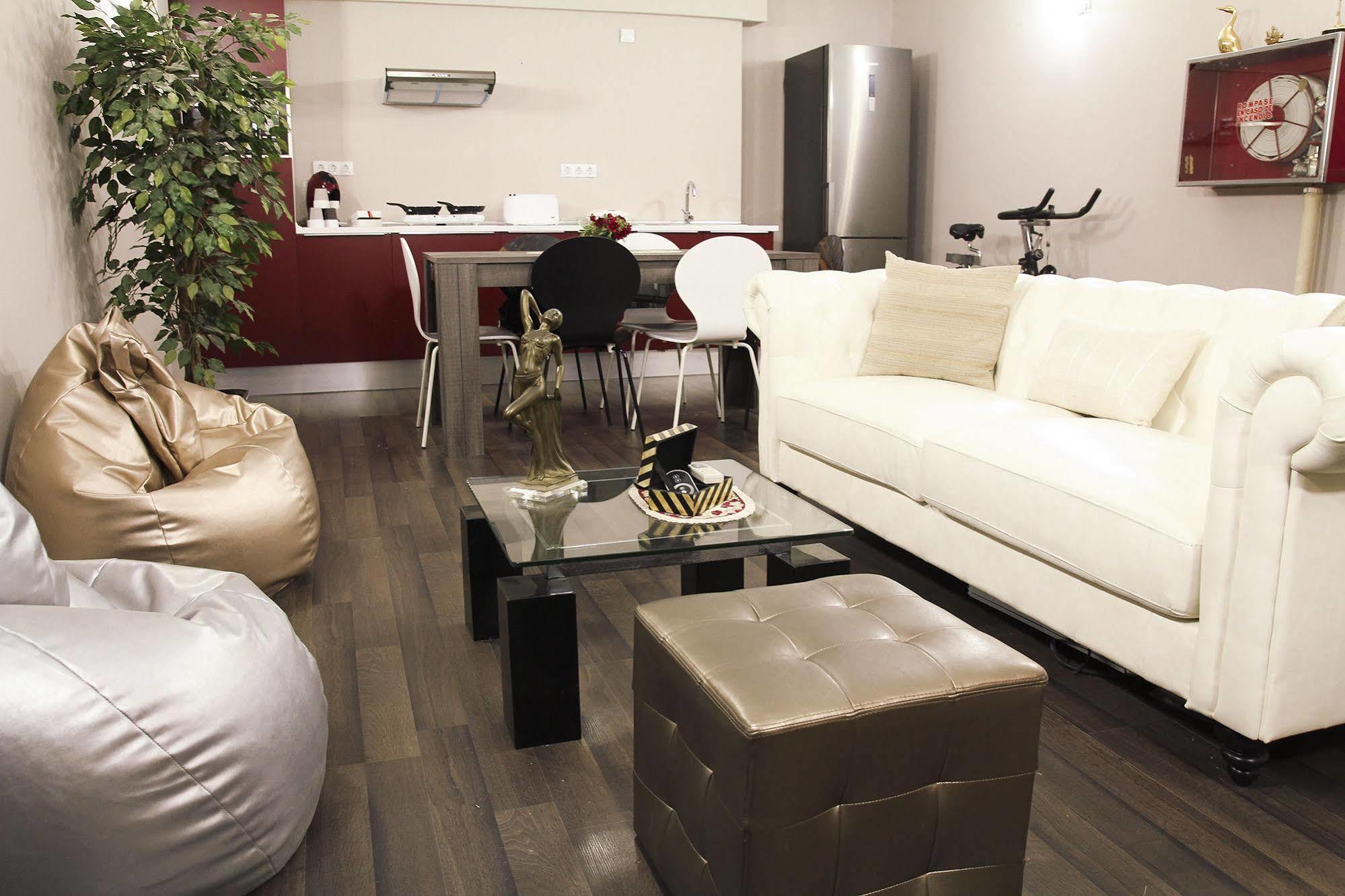 Barcelona & You Hostel Sagrada Familia Luaran gambar